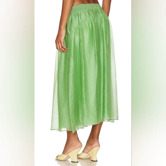 VINCE NWT Smocked Waist Pull On Skirt in Sprout - Picture 5 of 10